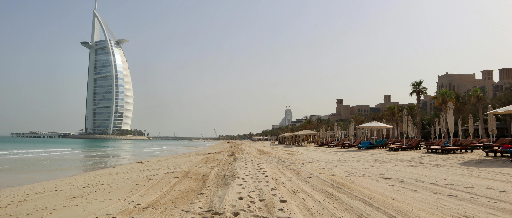 Dubajské pláže: slunce, písek a dobrodružství