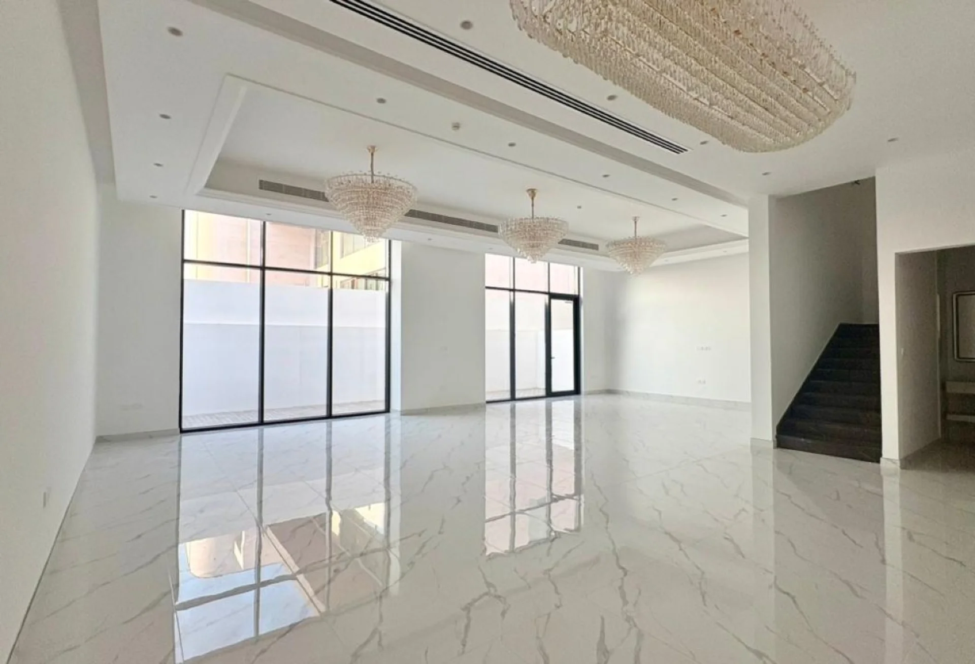 6 BR Villa