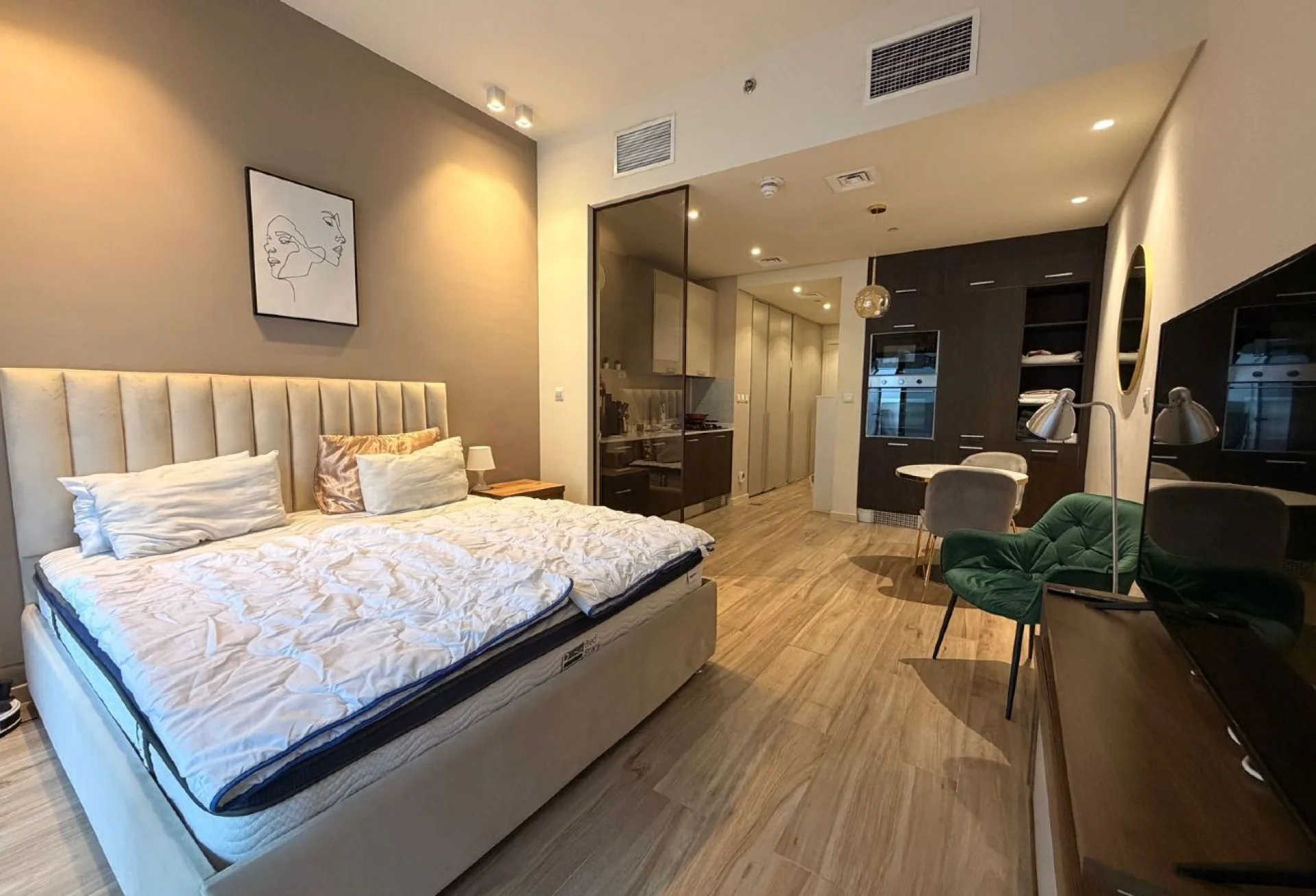 Studio Apartment