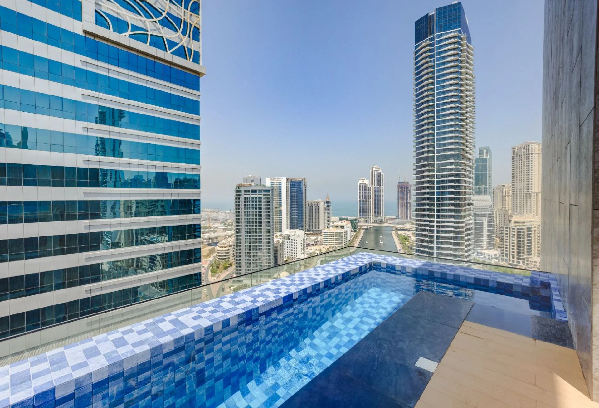 2 BR Apartment
